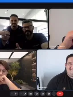 Reunião por vídeo com cliente